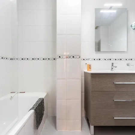 Apartment Ramon Y Cajal *